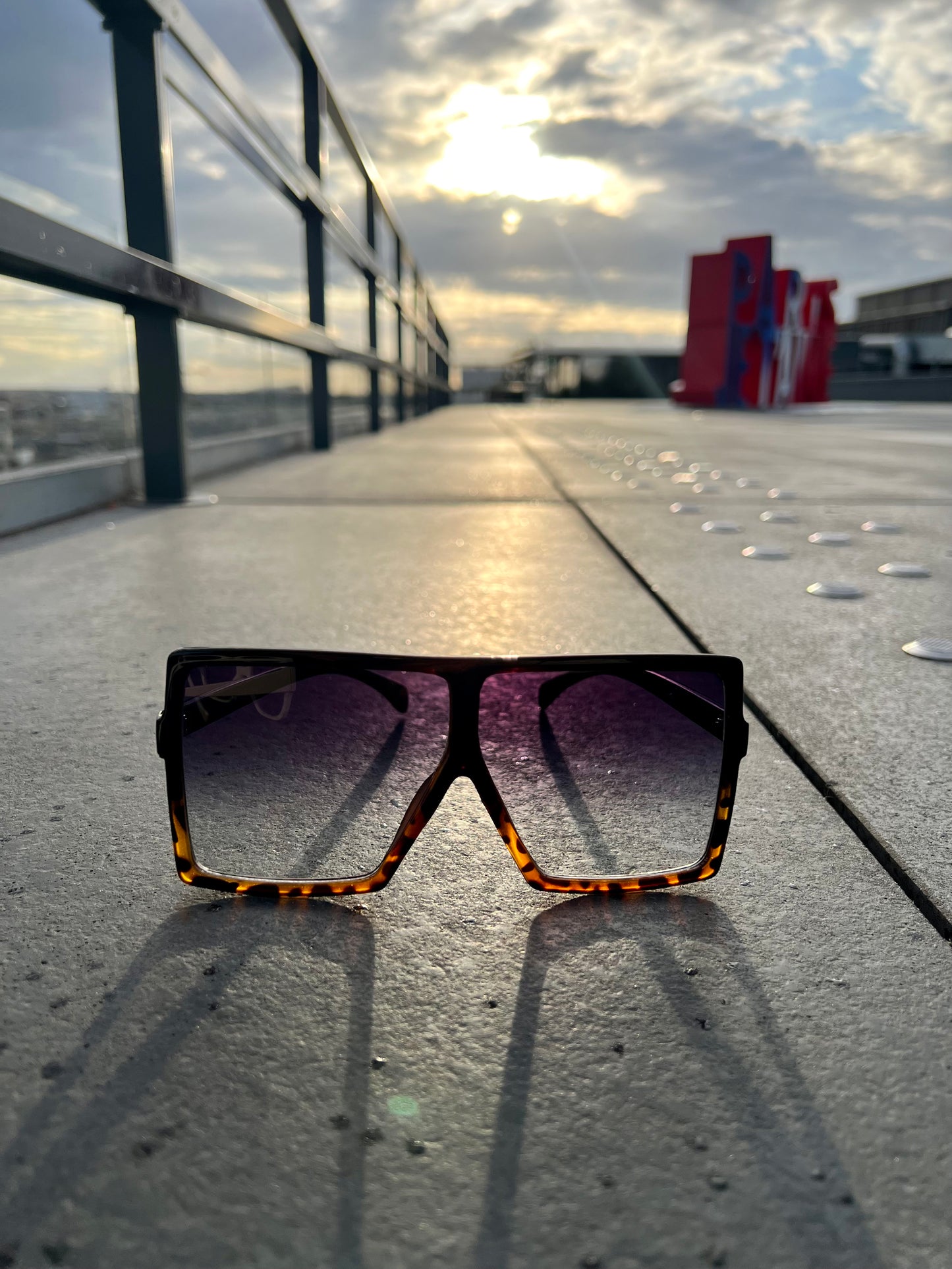 BETTY - theshadz.com